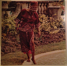 Load image into Gallery viewer, Aretha Franklin With James Cleveland* & The Southern California Community Choir : Amazing Grace (2xLP, Album, RE, RP, MO )