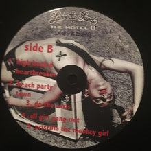 Laden Sie das Bild in den Galerie-Viewer, Labretta Suede & The Motel 6* : Dirty & Dumb (LP)
