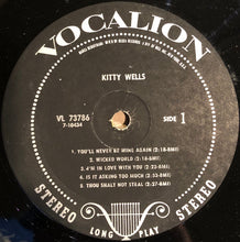 Laden Sie das Bild in den Galerie-Viewer, Kitty Wells : Kitty Wells (LP)