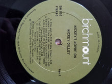 Load image into Gallery viewer, Mickey Gilley : Mickey's Movin' On (LP, Album)