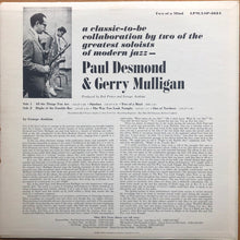 Laden Sie das Bild in den Galerie-Viewer, Paul Desmond & Gerry Mulligan : Two Of A Mind (LP, Album, Hol)