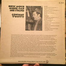 Laden Sie das Bild in den Galerie-Viewer, Conway Twitty : How Much More Can She Stand (LP, Glo)