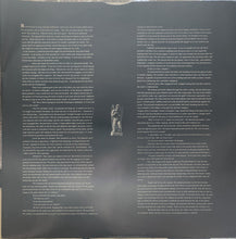 Load image into Gallery viewer, Robyn Hitchcock 'n' The Egyptians* : Queen Elvis (LP, Album)