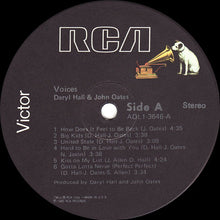 Laden Sie das Bild in den Galerie-Viewer, Daryl Hall & John Oates : Voices (LP, Album, RE, Col)