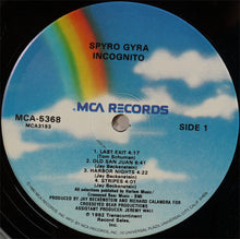 Laden Sie das Bild in den Galerie-Viewer, Spyro Gyra : Incognito (LP, Album, Glo)
