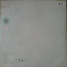 Laden Sie das Bild in den Galerie-Viewer, Broken Bells (2) : Broken Bells (LP, Album)