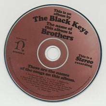 Laden Sie das Bild in den Galerie-Viewer, The Black Keys : Brothers (CD, Album, Dig)