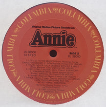 Laden Sie das Bild in den Galerie-Viewer, Various : Annie - Original Motion Picture Soundtrack (LP, Album, Ter)