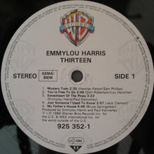 Laden Sie das Bild in den Galerie-Viewer, Emmylou Harris : Thirteen (LP, Album)