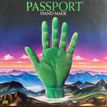 Laden Sie das Bild in den Galerie-Viewer, Passport (2) : Hand Made (LP, Album)