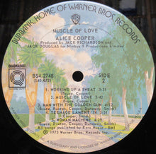 Laden Sie das Bild in den Galerie-Viewer, Alice Cooper : Muscle Of Love (LP, Album, Quad, CD-)
