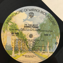 Laden Sie das Bild in den Galerie-Viewer, Donna Fargo : On The Move (LP, Album)