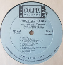 Laden Sie das Bild in den Galerie-Viewer, Freddie Scott (2) : Freddie Scott Sings (LP, Album, Mon)