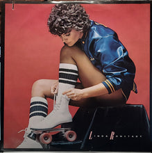 Laden Sie das Bild in den Galerie-Viewer, Linda Ronstadt : Living In The USA (LP, Gat)