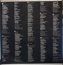 Laden Sie das Bild in den Galerie-Viewer, Linda Ronstadt : Living In The USA (LP, Gat)