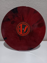 Laden Sie das Bild in den Galerie-Viewer, Twenty One Pilots : Breach (LP, Album, Red)