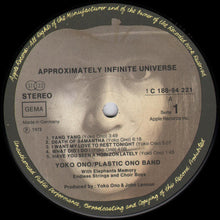 Laden Sie das Bild in den Galerie-Viewer, Yoko Ono With The Plastic Ono Band And Elephants Memory : Approximately Infinite Universe (2xLP, Album)