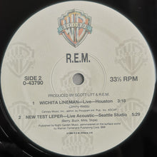 Charger l'image dans la galerie, R.E.M. : Bittersweet Me (From The Film Stanco E Nudo) (12")