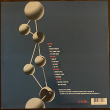 Laden Sie das Bild in den Galerie-Viewer, Foo Fighters : The Colour And The Shape (2xLP, Album, RE, MPO)