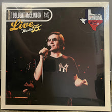 Laden Sie das Bild in den Galerie-Viewer, Delbert McClinton : Live From Austin Tx (LP)