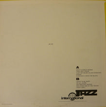 Laden Sie das Bild in den Galerie-Viewer, Sarah Vaughan : Swingin' Things (LP)