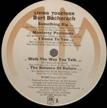 Laden Sie das Bild in den Galerie-Viewer, Burt Bacharach : Living Together (LP, Ter)