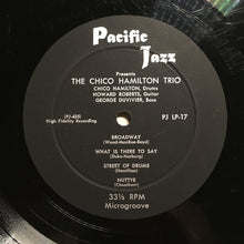Laden Sie das Bild in den Galerie-Viewer, Chico Hamilton Trio* : Chico Hamilton Trio (10", Album, Mono)