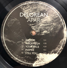 Laden Sie das Bild in den Galerie-Viewer, Delorean : Apar (LP, Album)