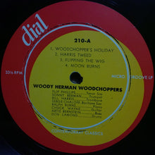 Laden Sie das Bild in den Galerie-Viewer, The Woody Herman Woodchoppers* : Swinging With The Woody Herman Woodchoppers (10")
