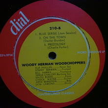 Laden Sie das Bild in den Galerie-Viewer, The Woody Herman Woodchoppers* : Swinging With The Woody Herman Woodchoppers (10")