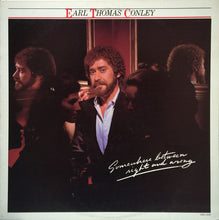 Laden Sie das Bild in den Galerie-Viewer, Earl Thomas Conley : Somewhere Between Right And Wrong (LP, Album, Ind)