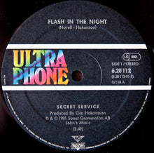 Laden Sie das Bild in den Galerie-Viewer, Secret Service : Flash In The Night / Watching Julietta (12", Single)