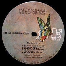 Laden Sie das Bild in den Galerie-Viewer, Carly Simon : No Secrets (LP, Album, RE, Pit)