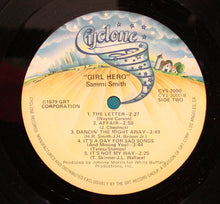 Laden Sie das Bild in den Galerie-Viewer, Sammi Smith : Girl Hero (LP)