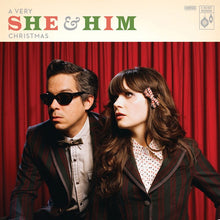 Laden Sie das Bild in den Galerie-Viewer, She & Him : A Very She & Him Christmas (LP, Album)