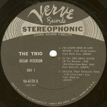 Laden Sie das Bild in den Galerie-Viewer, The Oscar Peterson Trio : The Trio : Live From Chicago (LP, Album)