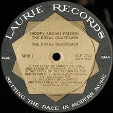 Laden Sie das Bild in den Galerie-Viewer, The Royal Guardsmen : Snoopy And His Friends The Royal Guardsmen (LP, Album, RP, Phi)