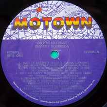 Laden Sie das Bild in den Galerie-Viewer, Smokey Robinson : One Heartbeat (LP, Album)