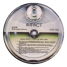 Laden Sie das Bild in den Galerie-Viewer, Sandi Patti* : Lift Up The Lord (LP, Album)