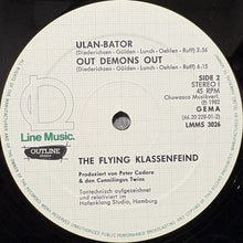 Laden Sie das Bild in den Galerie-Viewer, The Flying Klassenfeind* : The Flying Klassenfeind (12")