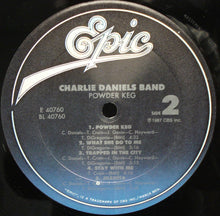 Laden Sie das Bild in den Galerie-Viewer, The Charlie Daniels Band : Powder Keg (LP, Album, Car)