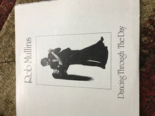 Laden Sie das Bild in den Galerie-Viewer, Rob Mullins : Dancing Through The Day (LP)