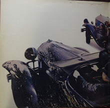 Laden Sie das Bild in den Galerie-Viewer, Chicago (2) : Chicago XI (LP, Album, Gat)