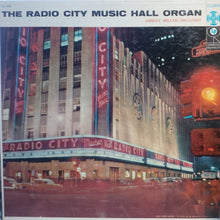 Laden Sie das Bild in den Galerie-Viewer, Ashley Miller : The Radio City Music Hall Organ (LP, Album)