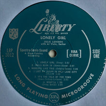Laden Sie das Bild in den Galerie-Viewer, Julie London : Lonely Girl (LP, Album, Mono)