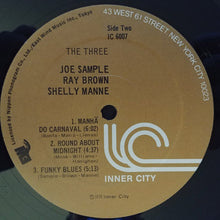 Laden Sie das Bild in den Galerie-Viewer, Joe Sample / Ray Brown / Shelly Manne : The Three (LP, Album)