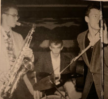 Laden Sie das Bild in den Galerie-Viewer, Delbert McClinton : Outdated Emotion (LP, Album, Gat)