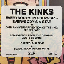 Laden Sie das Bild in den Galerie-Viewer, The Kinks : Everybody's In Showbiz - Everybody's A Star (2xLP, Album, RE, RM, 50t)