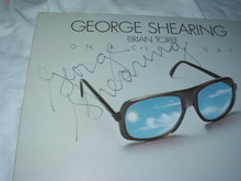 Laden Sie das Bild in den Galerie-Viewer, George Shearing & Brian Torff : On A Clear Day (LP, Album)