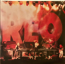 Laden Sie das Bild in den Galerie-Viewer, REO Speedwagon : Building The Bridge (2xLP, Album)